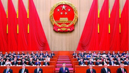 十四届全国人大三次会议在京闭幕 批准政府工作报告、全国人大常委会工作报告等 通过关于修改代表法的决定 习近平签署主席令予以公布