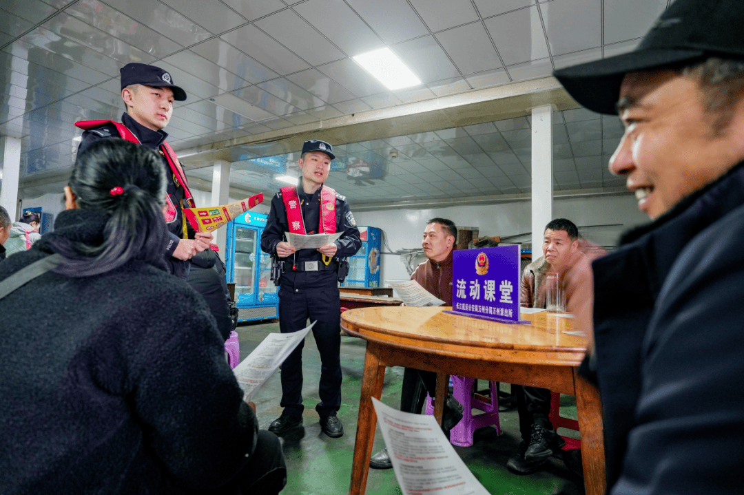 长航万州分局万州所落实长江禁捕措施 勇当禁渔先锋 守好一江碧水