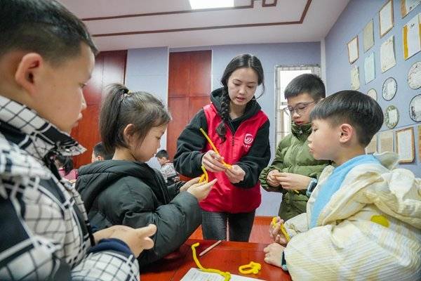 万州：寒假公益托管班暖心“上线”