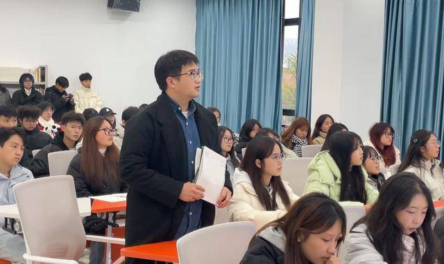天眼新闻融入安顺学院学生记者团