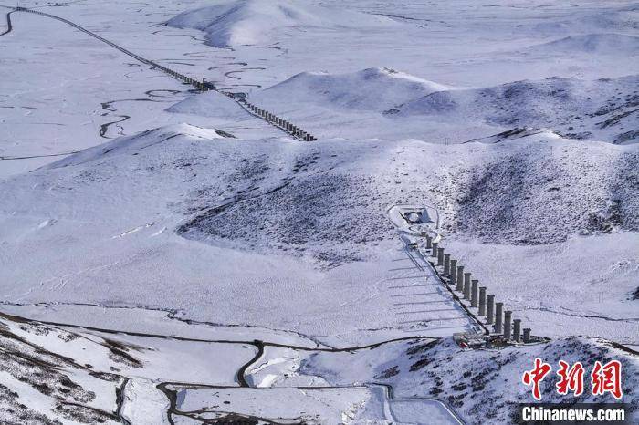 青海西宁至四川成都铁路四川段首座隧道顺利贯通