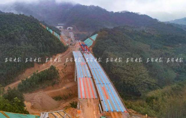 大桥全幅贯通！玉林这条高速建设有新突破