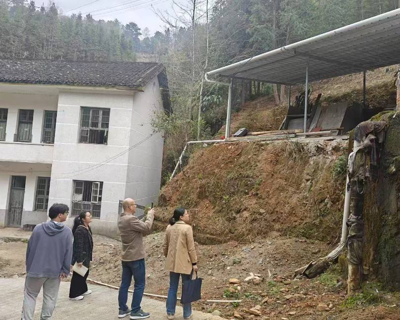 蓝山：妥善处理信访举报 维护群众切身利益