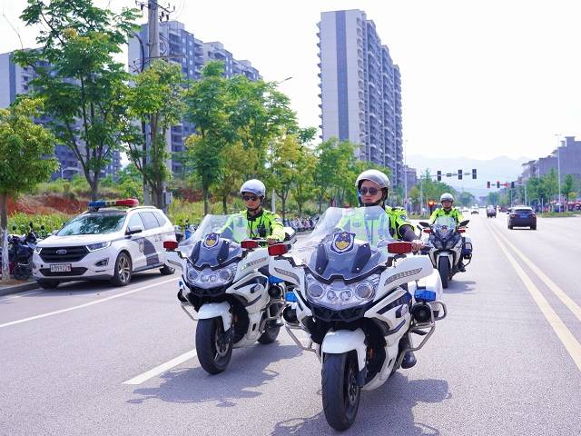 蓝山县公安交警大队：交警坚守护平安