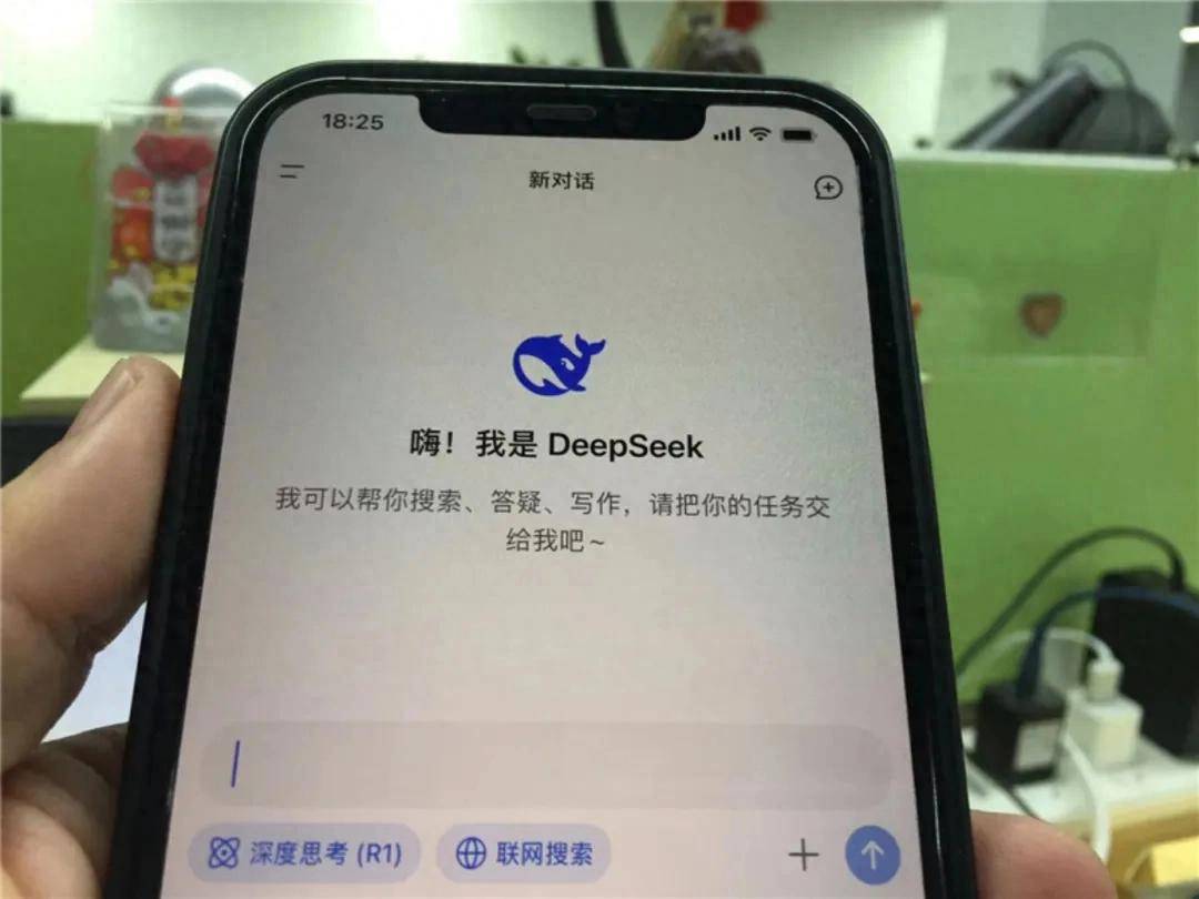 实测三大热门AI工具：DeepSeek技术流、腾讯元宝资源党、豆包娱乐派谁能终局？