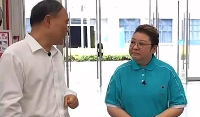 娱乐博主前30名最少月入400万;腾讯京东等收购48座万达;一公司用程序员冒充AI骗得亚马逊微软投资……