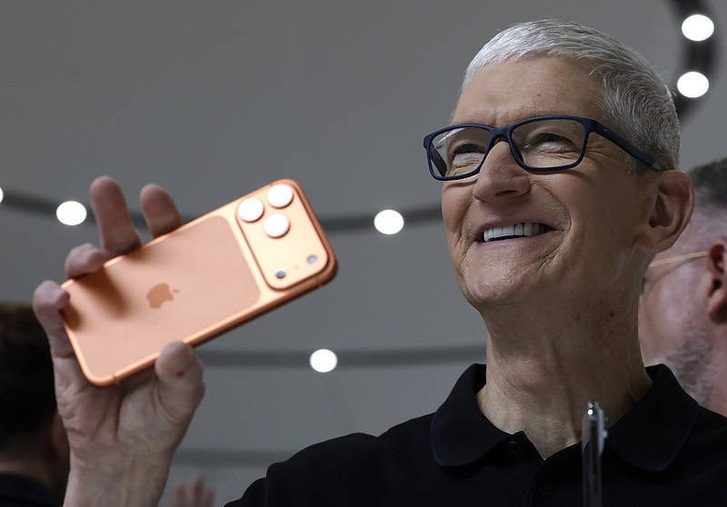 iPhone 17只是开始!苹果将陆续推出10款新品,首款无显示屏智能眼镜也将亮相